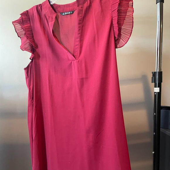 Red dress with optional waist tie - Picture 1 of 3